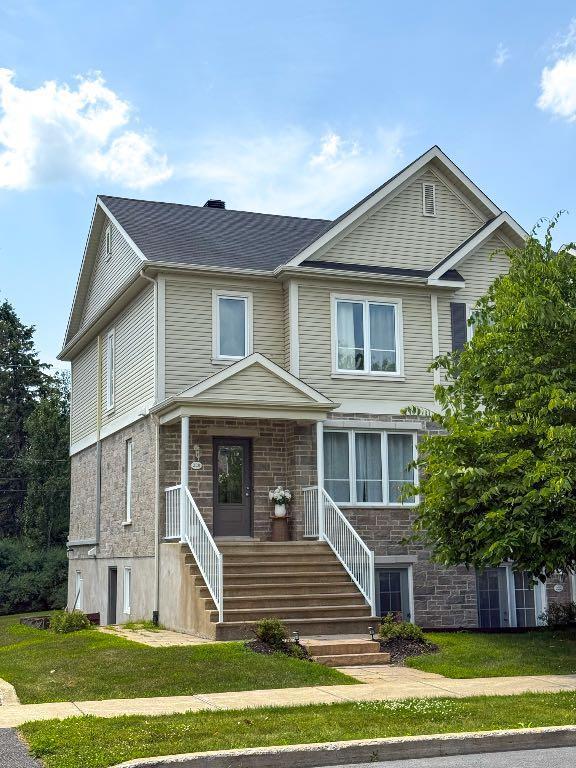 CHAMBLY Condo style Maison de ville à louer