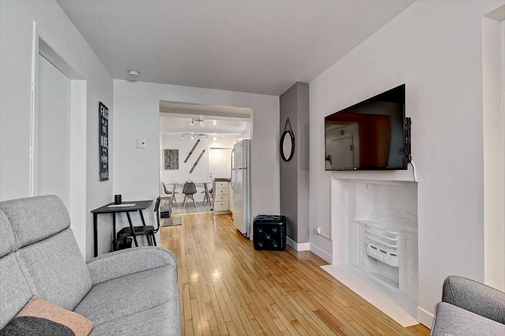 1ER DEC - Superbe 3 1/2 - meublé - tout compris - en plein ♥ du Vieux-Queébec