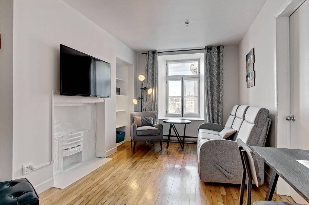 1ER DEC - Superbe 3 1/2 - meublé - tout compris - en plein ♥ du Vieux-Queébec