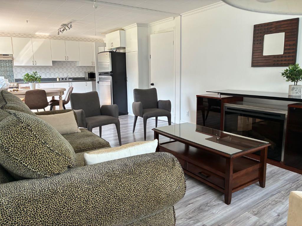 Grand 4 1/2 Quartier St-Jovite, Mont-Tremblant Meublé et tout équipé.