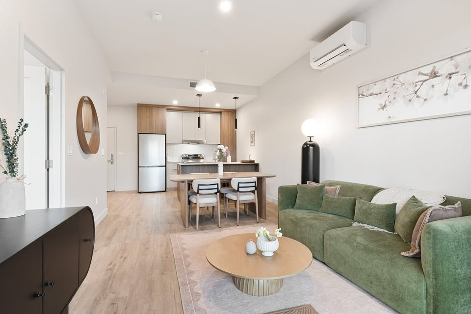 3 1/2 Condo Lumineux - Lustra