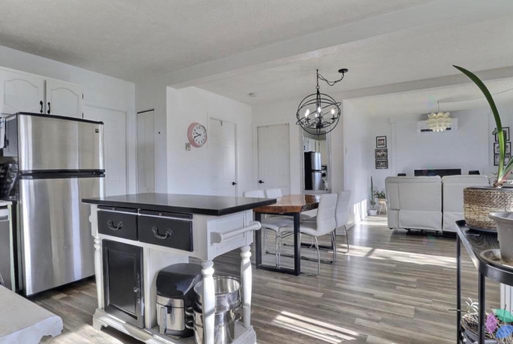 3 Chambres a coucher et 2 salles de bain Appartement