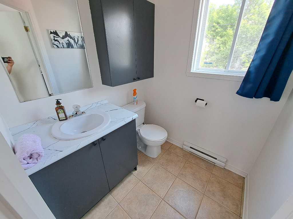 Maison semi-détachée à louer - Sainte-Catherine (Rive-Sud) - 3 chambres, sur 3 étages