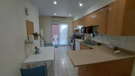 1 room of 27m² in Montreal