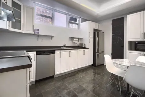 1 room of 32m² in Montreal