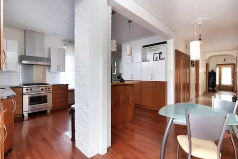 10 rooms house of 111m² in Montreal