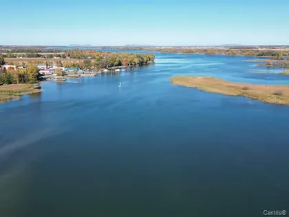 1 room house of 136m² in Saint-Paul-de-l'Île-aux-Noix