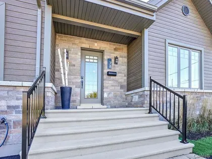 1 room house of 136m² in Saint-Paul-de-l'Île-aux-Noix