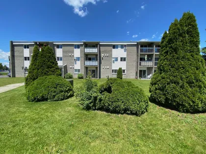 1 room apartment of 84m² in Granby