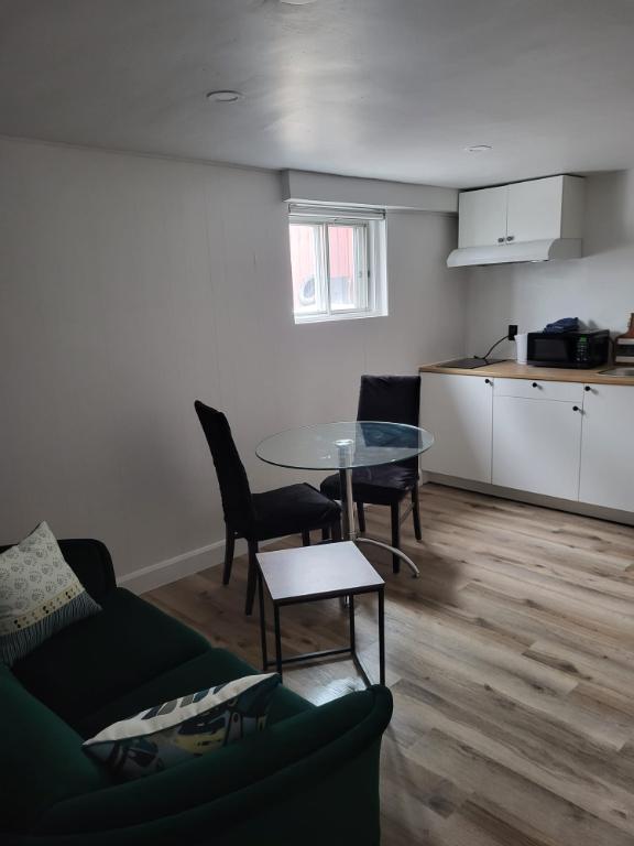 3 1/2 MEUBLÉ TOUT INCLUS