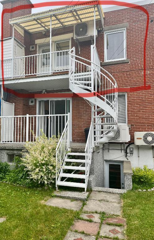 5 1/2 Ahuntsic