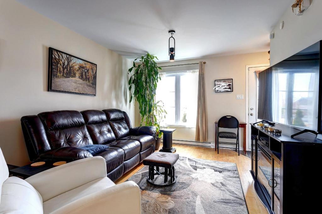 Grand 4 ½ à louer – Sur 2 étages – 2 stationnements