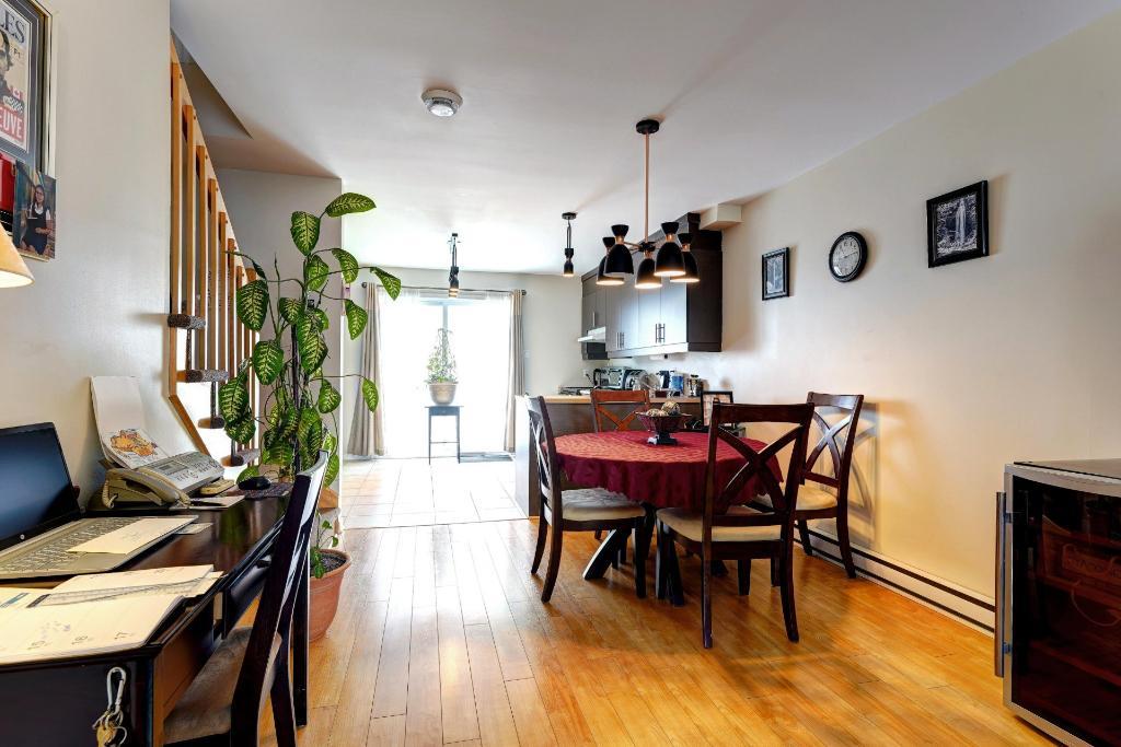 Grand 4 ½ à louer – Sur 2 étages – 2 stationnements
