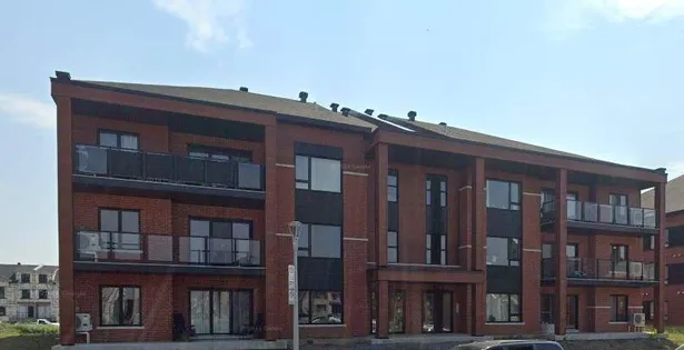 3 rooms apartment of 108m² in Laval (administrative region)