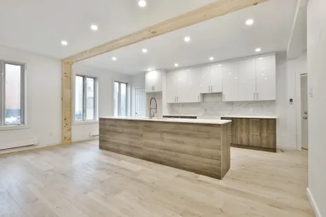4 rooms apartment of 94m² in Montreal