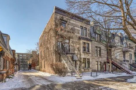 5 rooms apartment of 123m² in Montreal