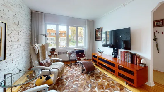5 rooms apartment of 120m² in Montreal