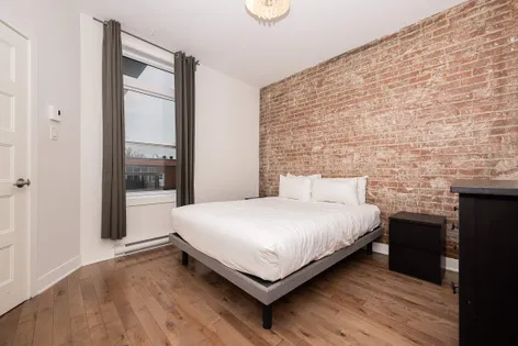 4 rooms apartment of 128m² in Montreal