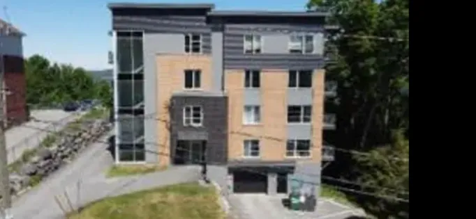 1 room apartment of 106m² in Sherbrooke
