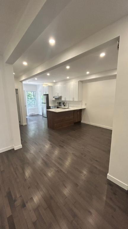 METRO JARRY/CREMAZIE - 3 CHAMBRES- 1.5 SALLE DE BAIN - PLANCHER BOIS FRANC - COMPTOIR QUARTZ - ARMOIRES MODERNES