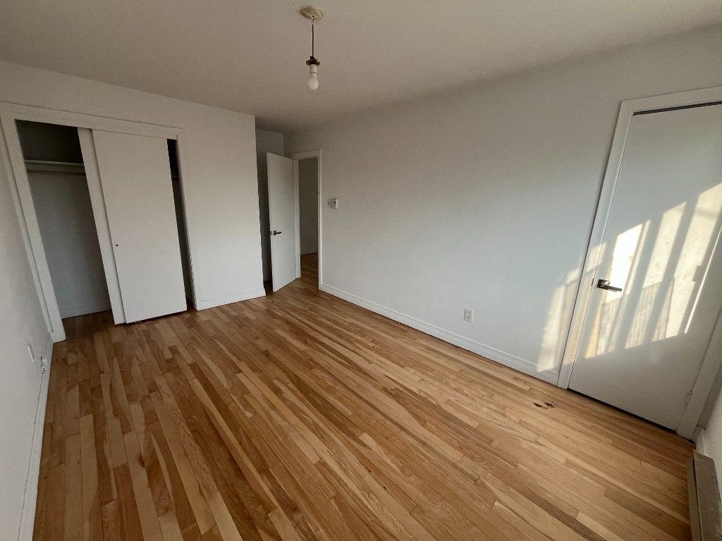 5 ½ Rénové à Anjou ( Haut De Duplex)
