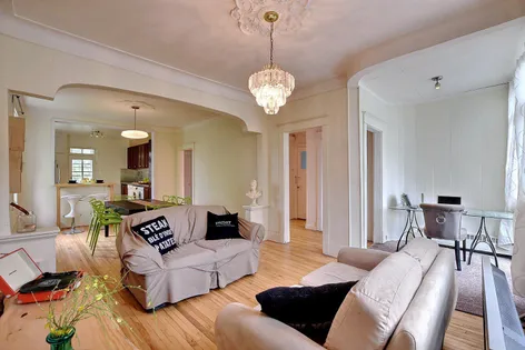 7 rooms apartment of 116m² in Montreal