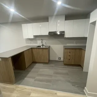 5 rooms apartment of 106m² in Montreal