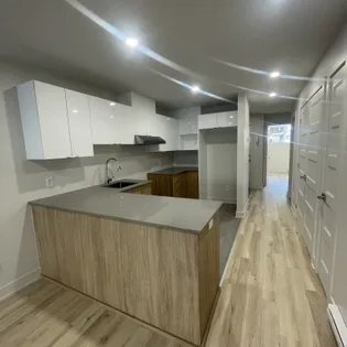 5 rooms apartment of 106m² in Montreal