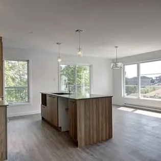 5 rooms apartment of 122m² in Sherbrooke