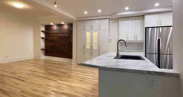 6 rooms apartment of 111m² in Montreal
