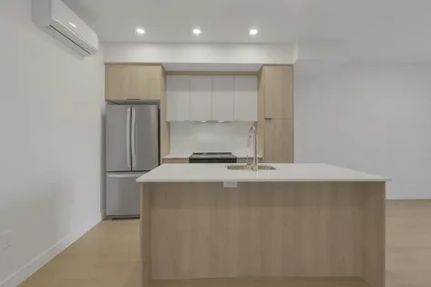 1 room apartment of 98m² in Montreal