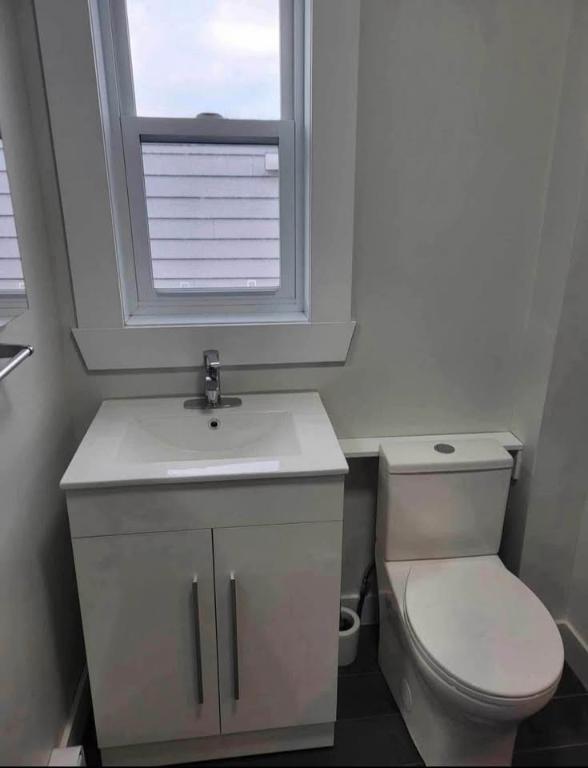 Beau 2 1/2, style Studio, plein centre de Valleyfield, à 2 pas du Cégep et Hôpital, libre maintenant !