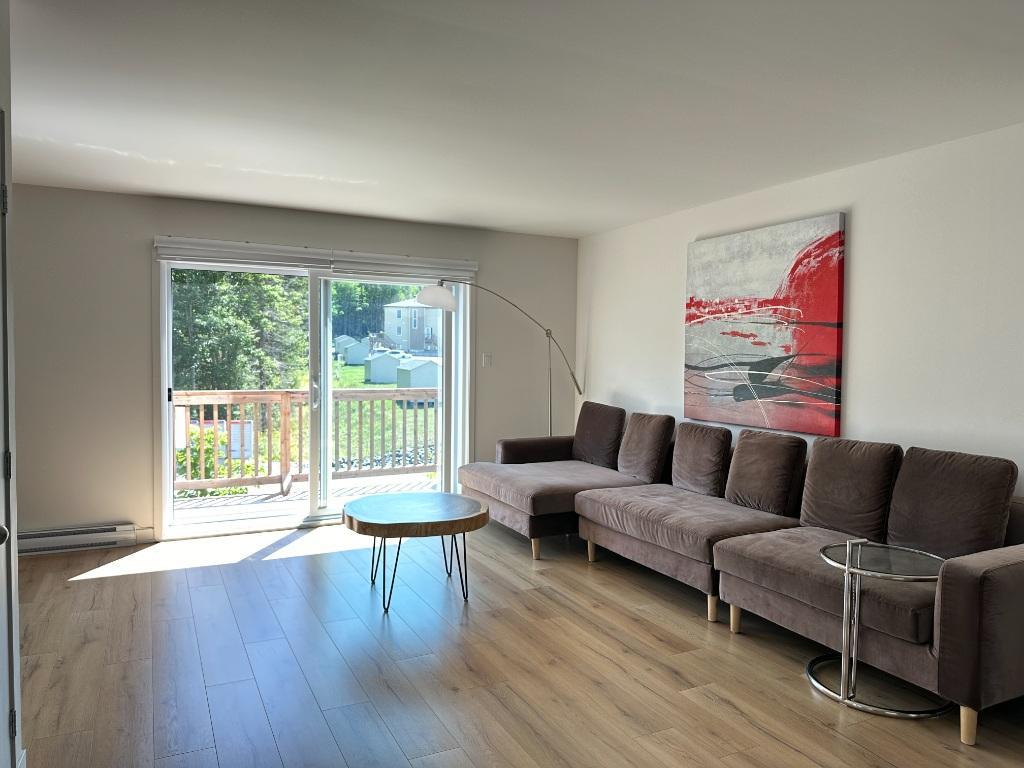 Grand 51/2 à louer
