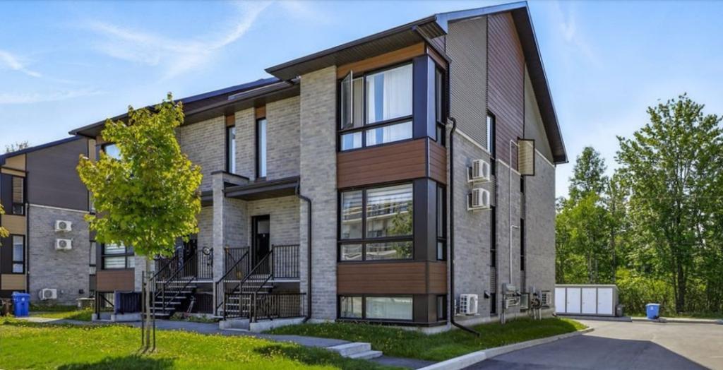 3 chambres + 5 électros + 2 stationnements