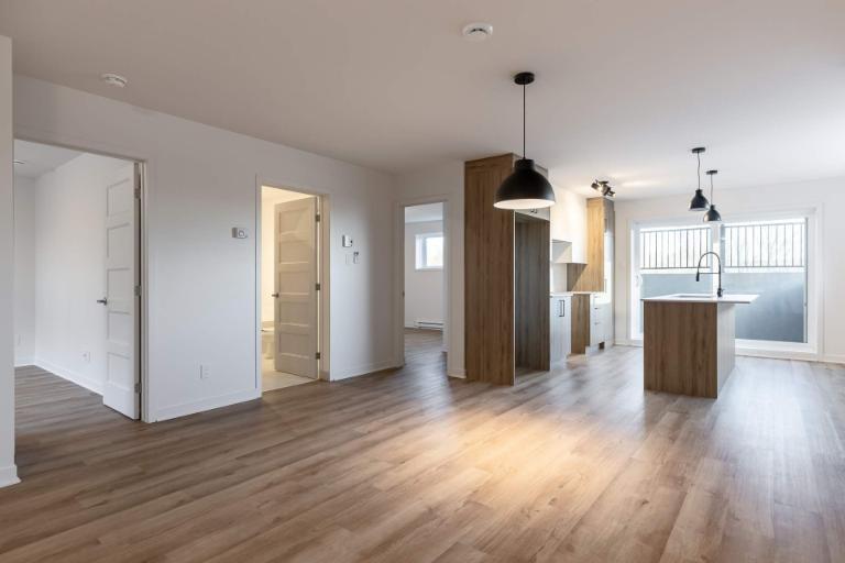 4½ DISPONIBLE DÈS MAINTENANT À BROWNSBURG