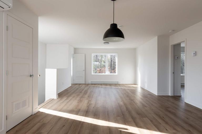 4½ neufs à louer à Brownsburgdisponible maintenant