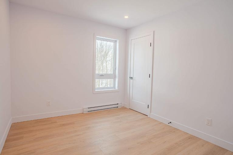 WOW! NOUVEL APPARTEMENT 4½ DISPONIBLE MAINTENANT