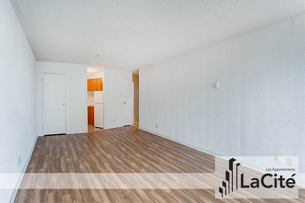 STUDIO DISPONIBLE MAINTENANT