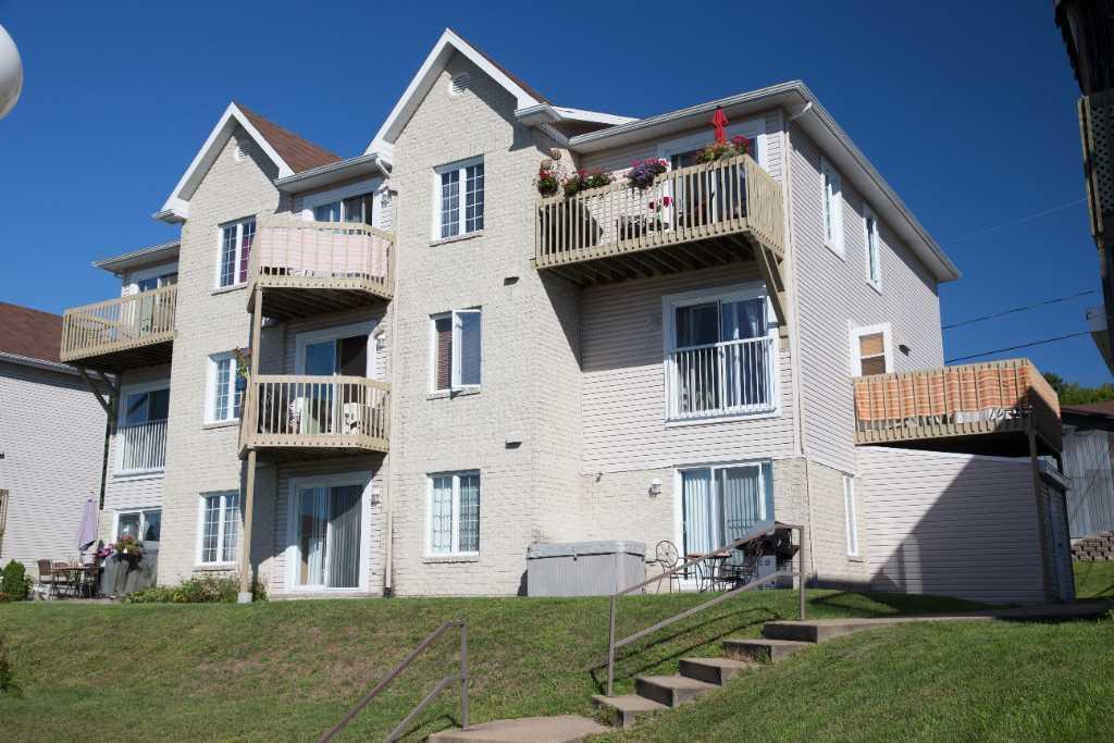 2½ au 28 Impasses du Cap à Loretteville pour 1e novembre