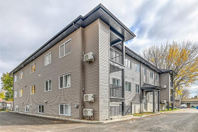 MOIS GRATUIT - APPARTEMENT 4½ À LOUER POUR JUILLET - ST-CHARLES