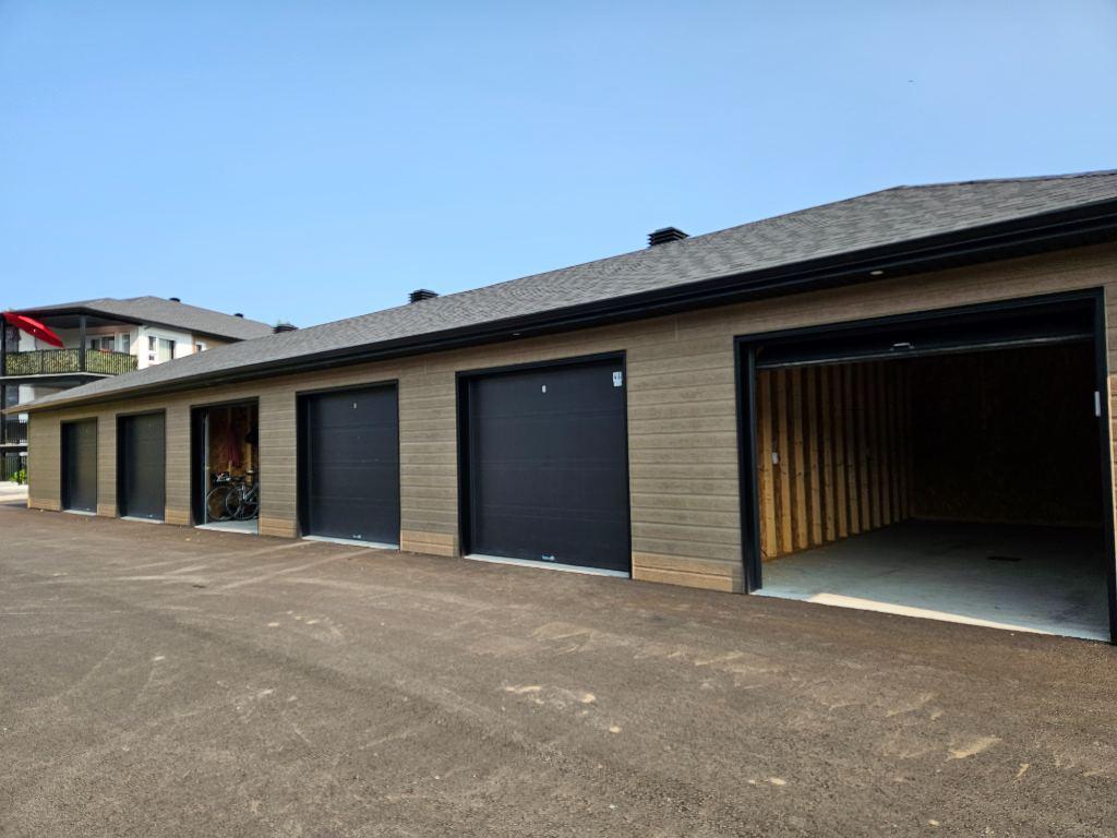 4 1/2 avec GARAGE et stationnement inclus - Saint-Ambroise-de-Kildare