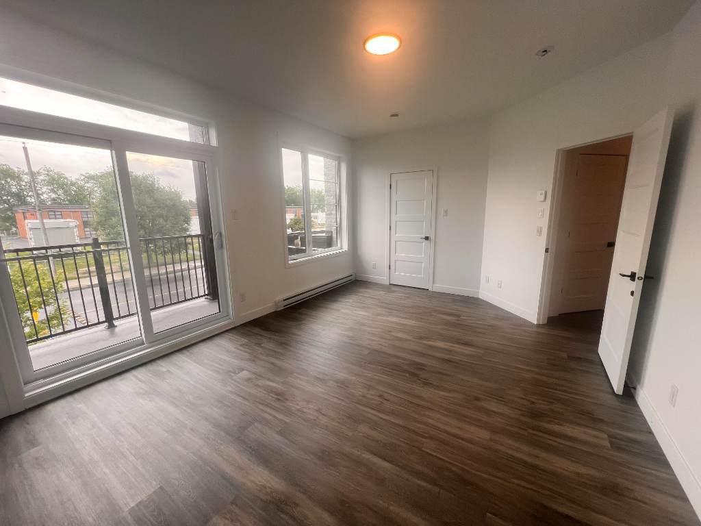 Logement à louer Farnham, grand 2 chambre libre immédiatement