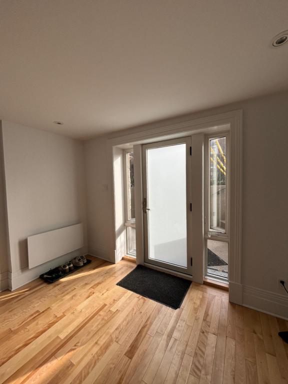 Fully renovated 5 1/2 rénové à coté du HEC/ UdeM/ Poly