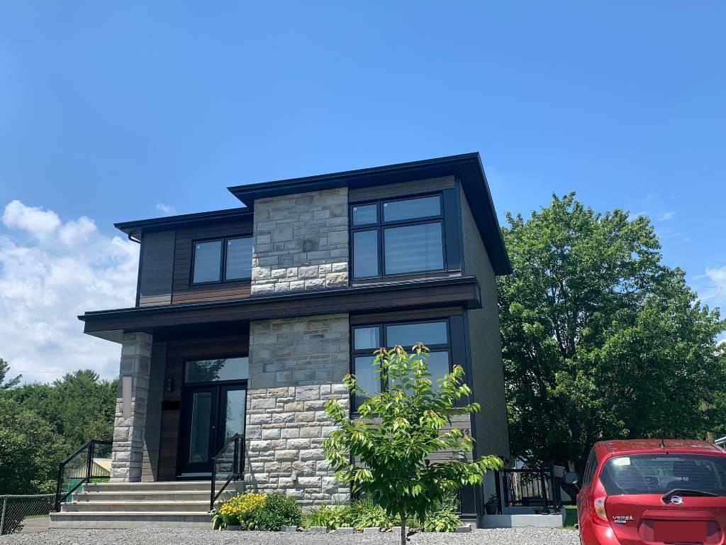 Maison à louer – 3 chambres, 2 salles de bain, cour privée, patio et spa (1er novembre) semi-meublé - Mascouche