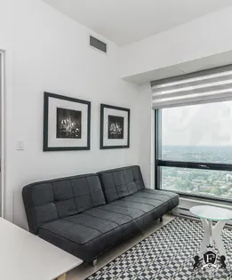 1 room apartment of 57m² in Dorval