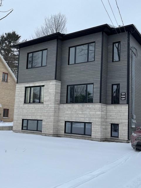 Grand 4 1/2 avec Garage détaché 13 x 18