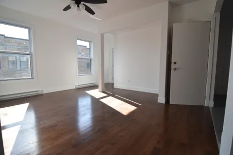 4 rooms apartment of 69m² in Montreal