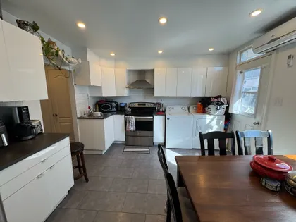 6 rooms apartment of 92m² in Montreal
