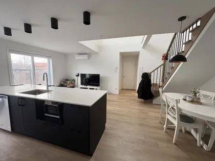 6 rooms apartment of 111m² in Montreal