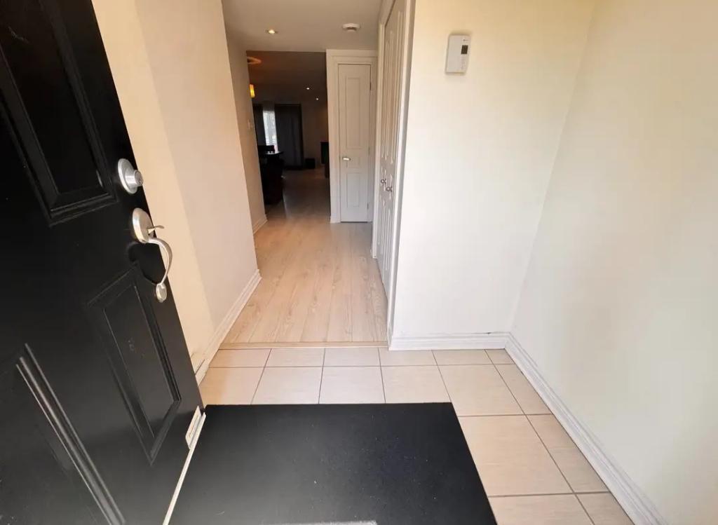 🏠 SUPERBE CONDO 2 CHAMBRES À CHOMEDEY LAVAL🏠